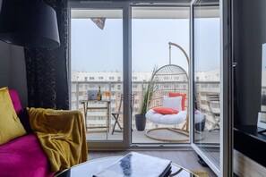 Een televisie en een kantoor