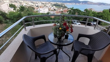 Superior Studio, Balcony, Sea View | Pemandangan balkoni