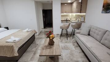 Superior Studio, Balcony, Sea View | Kalis bunyi, Wi-fi percuma