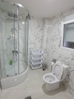 Superior Studio, Balcony, Sea View | Bathroom | Shower, hair dryer, bathrobes, towels - Montenegro Apartments Phoenix (Bar)