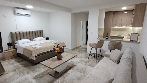 Sınıflandırılmamış resim, 20 üzerinden 1, düğme