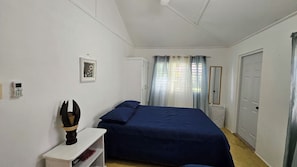 4 chambres, bureau, fer et planche à repasser, accès au Wi-Fi (inclus)