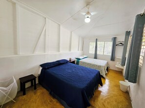 4 bedrooms, desk, iron/ironing board, free WiFi - 4 Bdrm/3 bath Villa AC/Wi-Fi/Cable/
Gazebo/BBQ/up to 15 ppl (Las Garitas)