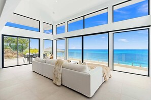 テレビ、ステレオ、書斎 / ワークスペース