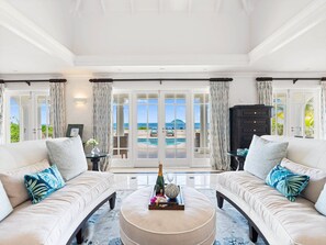 TV, stereo, offices - Les Palmiers Summary: (Lowlands)