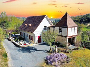 Fachada da propriedade