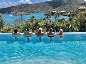 Pool - "Shoreside" - beach-front studio apartment for two (Bequia)