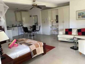 1 bedroom, in-room safe, iron/ironing board, WiFi