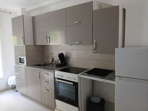 P2 spacious, not overlooked, pleasant, with parking space