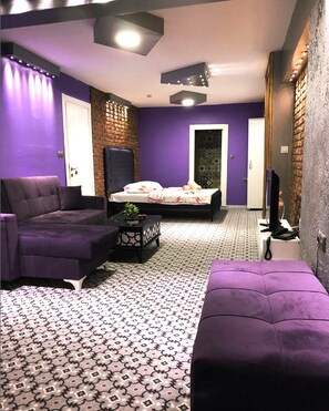 Suite estudio Deluxe, 1 habitación, fumadores, vistas al patio | Wifi gratis y ropa de cama
