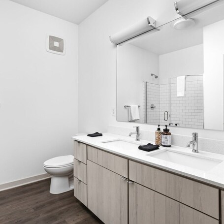 Cozysuites 2BD Bottleworks Indianapolis 2 - Image 9