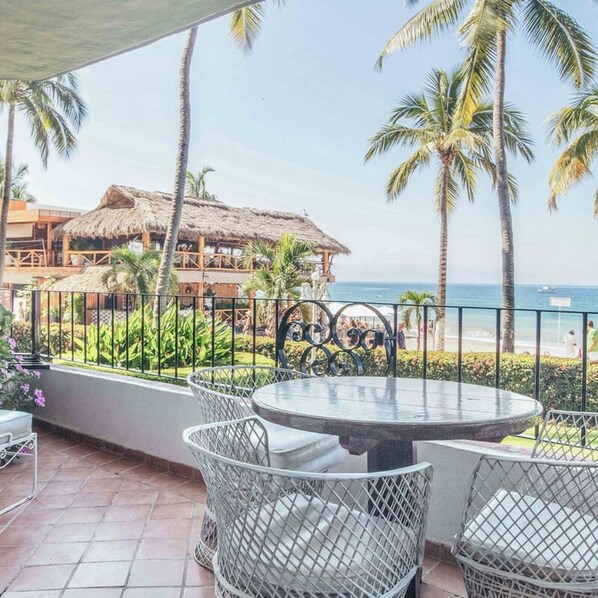 2 bedrooms, Internet - Ocean View 2Br Condo-balcony-beach-pool VDS 111 (Puerto Vallarta)