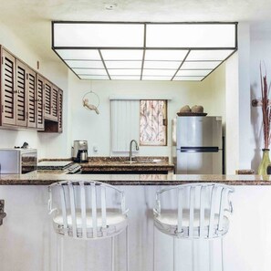 2 bedrooms, Internet - Ocean View 2Br Condo-balcony-beach-pool VDS 111 (Puerto Vallarta)