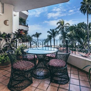 Apartment - Ocean View 2Br Condo-balcony-beach-pool - 206 (Puerto Vallarta)