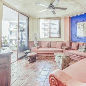 2 bedrooms, Internet - Ocean View 2Br Condo-balcony-beach-pool - 804 (Puerto Vallarta)