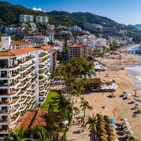 2 bedrooms, Internet - Ocean View 2Br Condo-balcony-beach-pool - 804 (Puerto Vallarta)