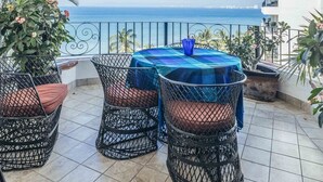 Apartment - Ocean View 2Br Condo-balcony-beach-pool - 805 (Puerto Vallarta)