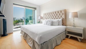 Unclassified image, 4 of 73, button - 2BR Apartment With Jacuzzi - Pool - City Skyline (Mexico City)