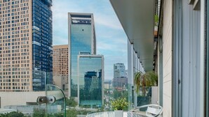 Unclassified image, 3 of 73, button - 2BR Apartment With Jacuzzi - Pool - City Skyline (Mexico City)