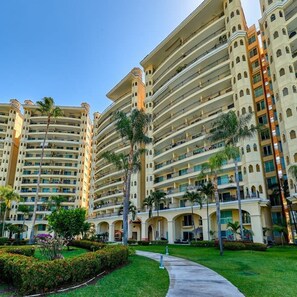 Apartment - Beautiful 2BR -beach View - Pool - Sauna (Puerto Vallarta)