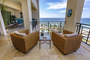 Room - Ocean Front 3Br Unit - Balcony -beach View - Pool (Puerto Vallarta)