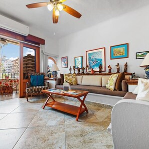 2 bedrooms, Internet - Ocean View 2Br Condo-balcony-beach-pool - 205 (Puerto Vallarta)