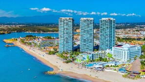 Room - Oceanview 3BR Apt With Beach Access - Pool - Gym (Puerto Vallarta)