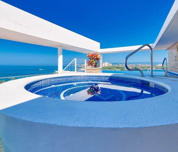 1 bedroom, Internet - New 1 Br Unit 2 Min From Beach - Pool - King Bed (Puerto Vallarta)