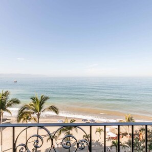 Apartment - Ocean View 2Br Condo-balcony-beach-pool - 610 (Puerto Vallarta)