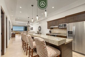 2 bedrooms, Internet - Luxury 2BR Apt - Ocean View - Golf - Pool - Beach (Cabo San Lucas)