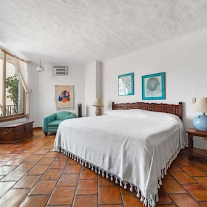 Apartment - Ocean View 2Br Condo-balcony-beach-pool - 305 (Puerto Vallarta)