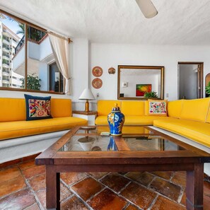 2 bedrooms, Internet - Ocean View 2Br Condo-balcony-beach-pool - 305 (Puerto Vallarta)