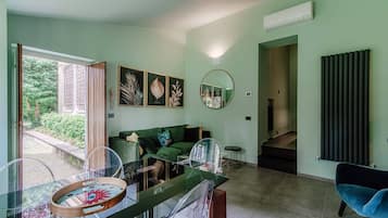 Apartment, Pool View | 2 bedrooms, premium bedding, down comforters, iron/ironing board