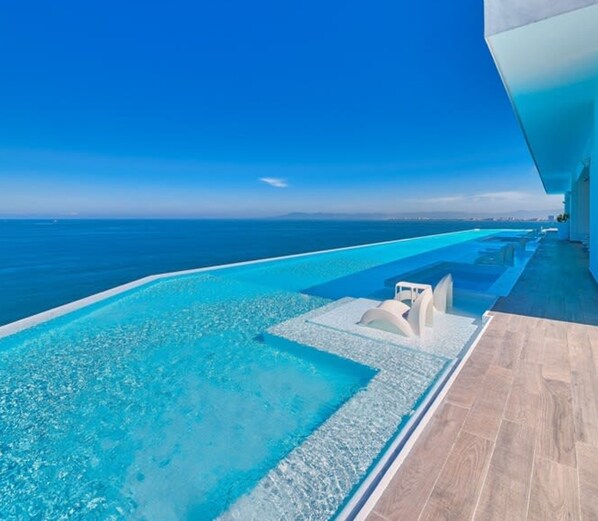 1 bedroom, Internet - Luxury 1BR APT - Beach View - Jacuzzi - King Bed (Puerto Vallarta)