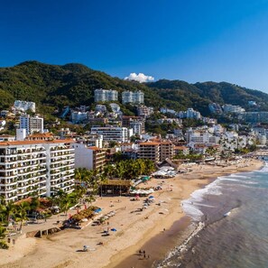 Room - Ocean View 2Br Condo-balcony-beach-pool - 902 (Puerto Vallarta)
