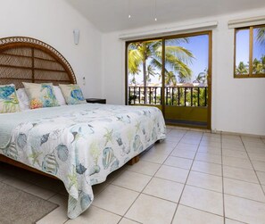 House - Cozy 3BR House - Front of Marina- Pool (Puerto Vallarta)
