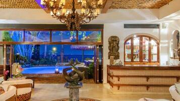 Villa | 5 bedrooms, Internet