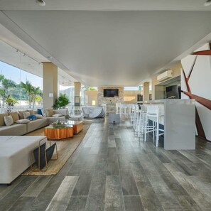 Apartment - Luxurious 2BR Condo in Zona Romantica - Pool - Gym (Puerto Vallarta)