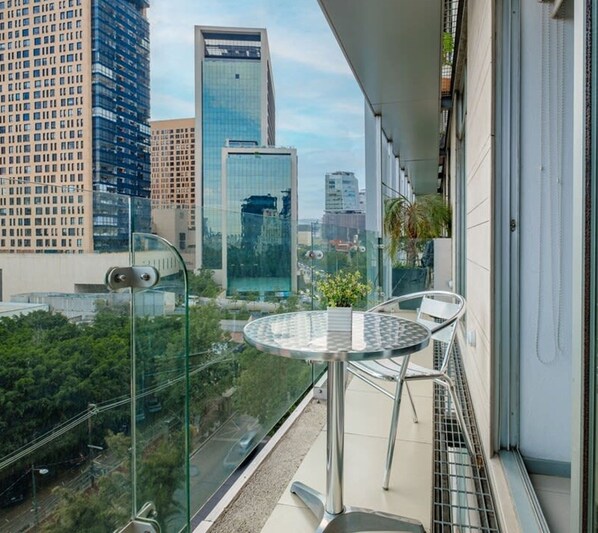 2 bedrooms, Internet - 2BR Apartment With Jacuzzi - Pool - City Skyline (Mexico City)