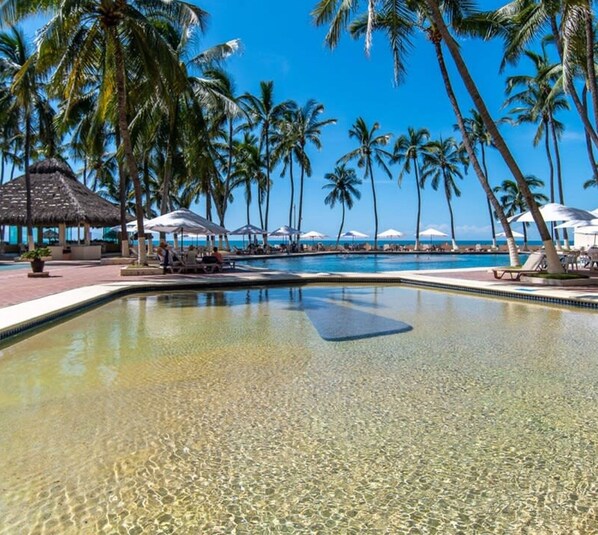 Apartment - Beachfront 2BR Condo - Pool - Blue Flag Beach (Nuevo Nayarit)