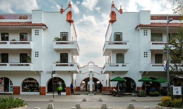 2 bedrooms, Internet - Modern 2Br Condo in Polanco - 2 Queen Beds (Mexico City)