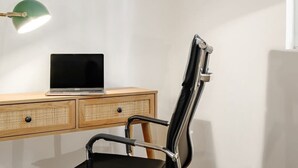 2 bedrooms, high-speed internet - Art Deco Style Condo 2min Walk to Lincoln Park (Mexico City)
