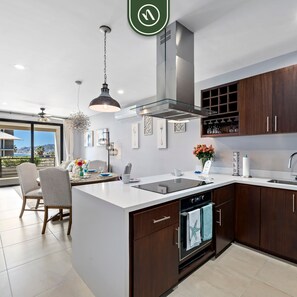 2 bedrooms, Internet - New 2 BR Condo - Pool - King Bed - BBQ Area (Cabo San Lucas)