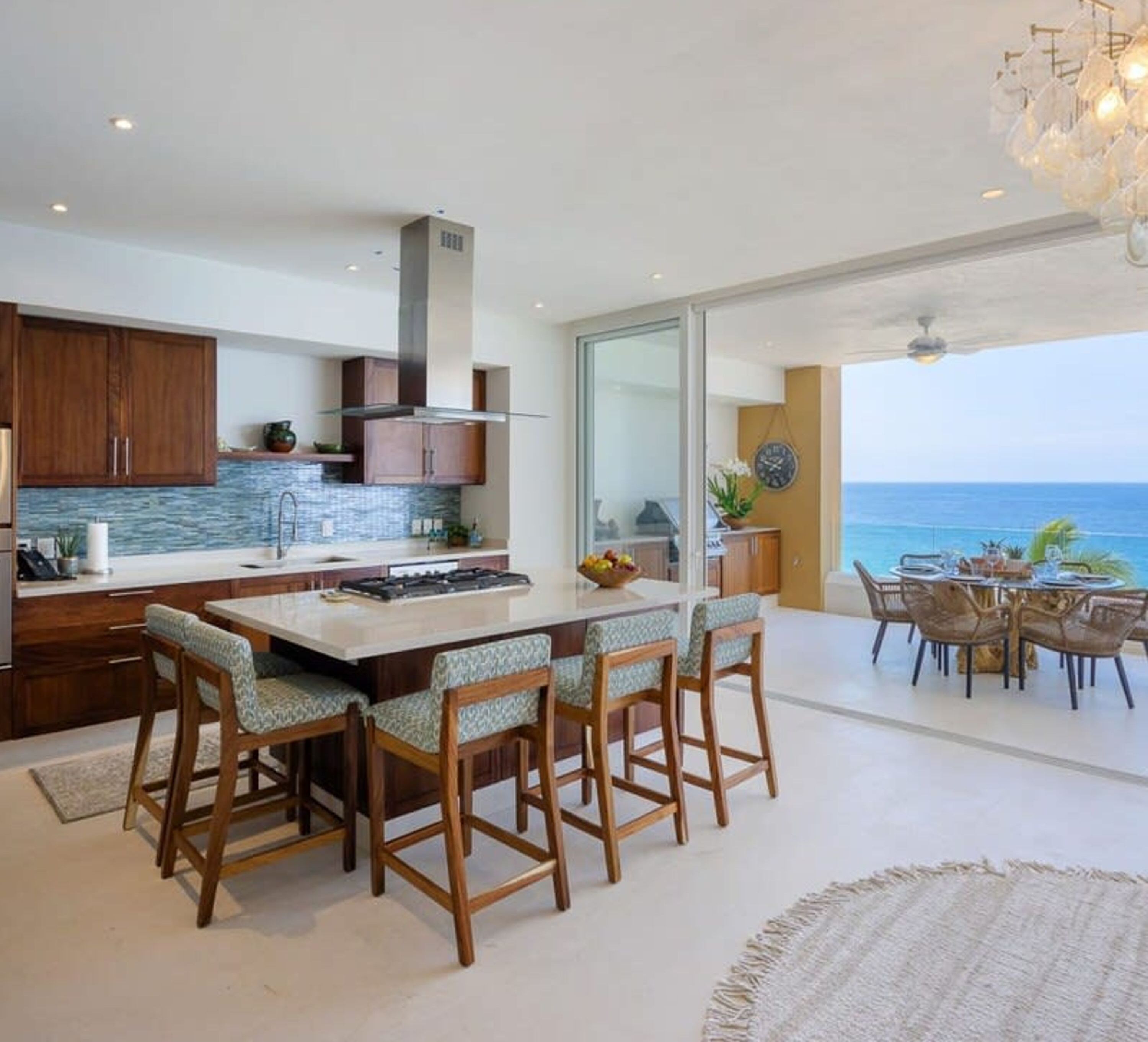 3 عدّة غرف نوم وخدمة الإنترنت