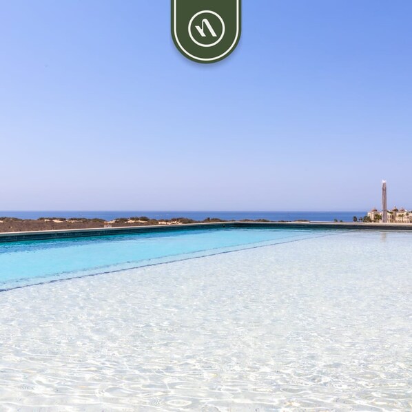 Apartment, Accessible - New 2 BR Condo With Beach Access - Rooftop Pool (Cabo San Lucas)