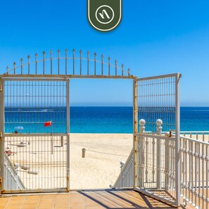 Apartment, Accessible - New 2 BR Condo With Beach Access - Rooftop Pool (Cabo San Lucas)