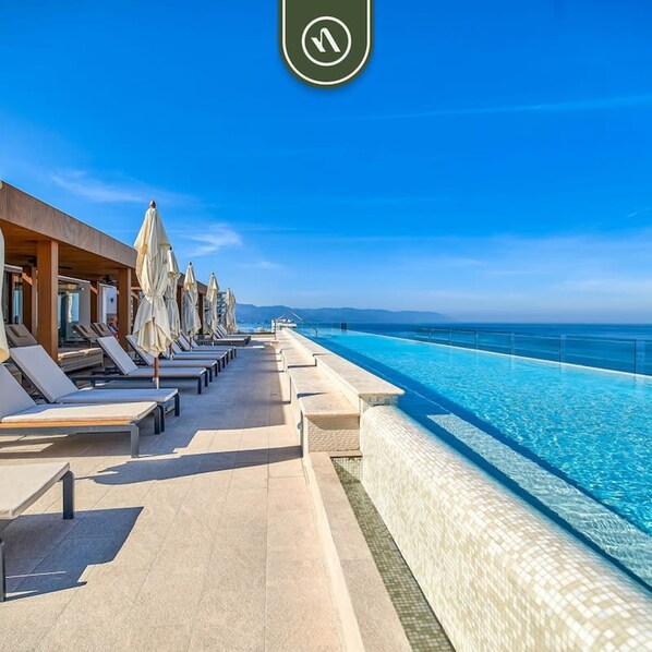 2 bedrooms, Internet - Oceanview 2 BR Condo - Luxury - Rooftop Pool (Puerto Vallarta)