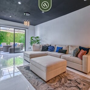 2 bedrooms, Internet - Modern 2BR Condo in Old Town - Pool - Terrace (Puerto Vallarta)