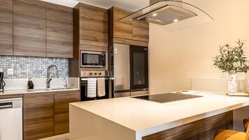 Apartment, Accessible | 3 bedrooms, Internet