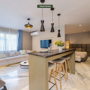 Apartment - Luxury Condo in the Heart of the Marina - Rooftop (Cabo San Lucas)